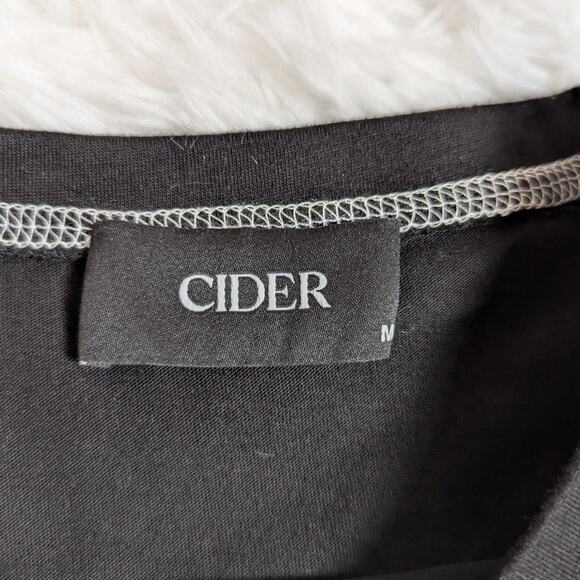 Cider Short Sleeve Cropped Butterfly T-Shirt Black and White Size M - Picture 5 of 13